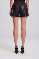 Modern Cosmopolitan Short